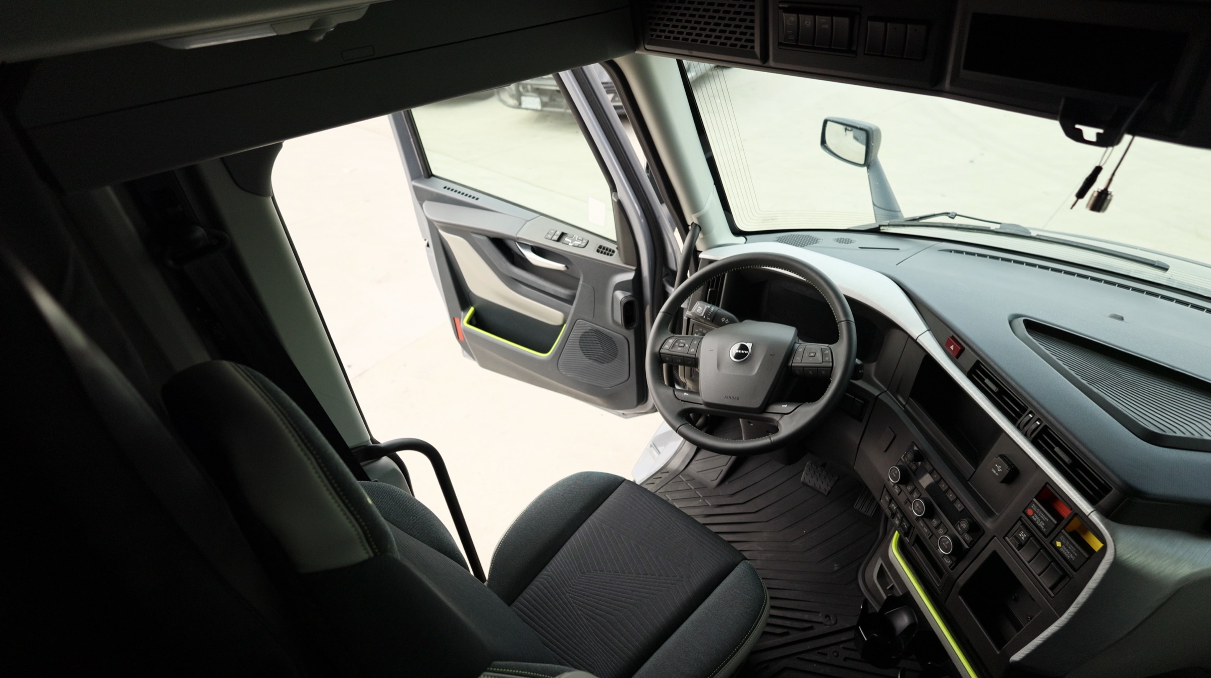 Cab interior of the new Volvo VNL