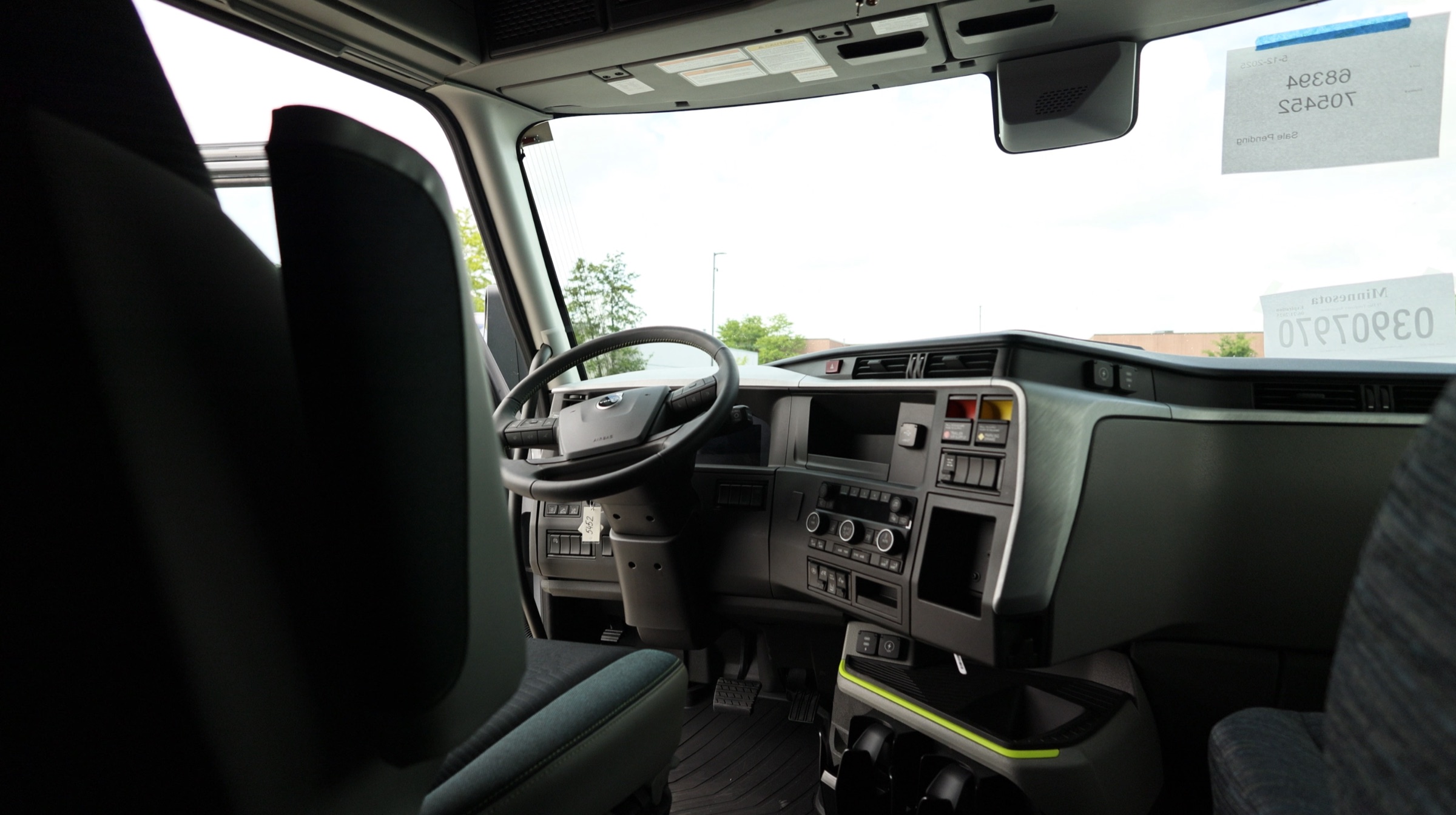 Inside the new Volvo VNL cab